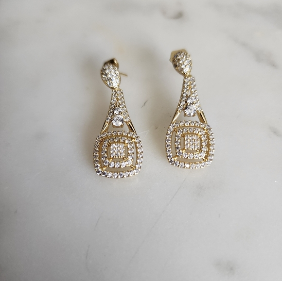 Gold Plated 14k Color and Zircoin Dangle Earrings . NWOT - Picture 4 of 6